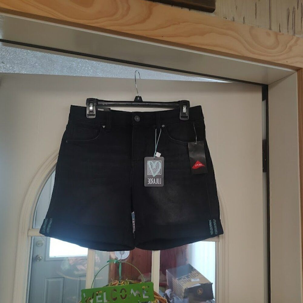 New LuLaRoe Black Boyfriend Shorts Size Women's 26